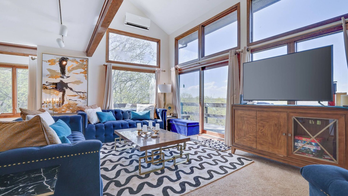 Tannersville House | Largest, Nicest, Premium Luxury Townhome, TOP of Camelback Mountain, Poconos
