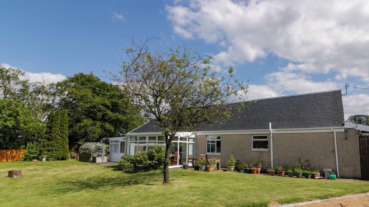 Mauchline Cottage | LARGIEHOLM, pet friendly, character holiday cottage in Mauchline