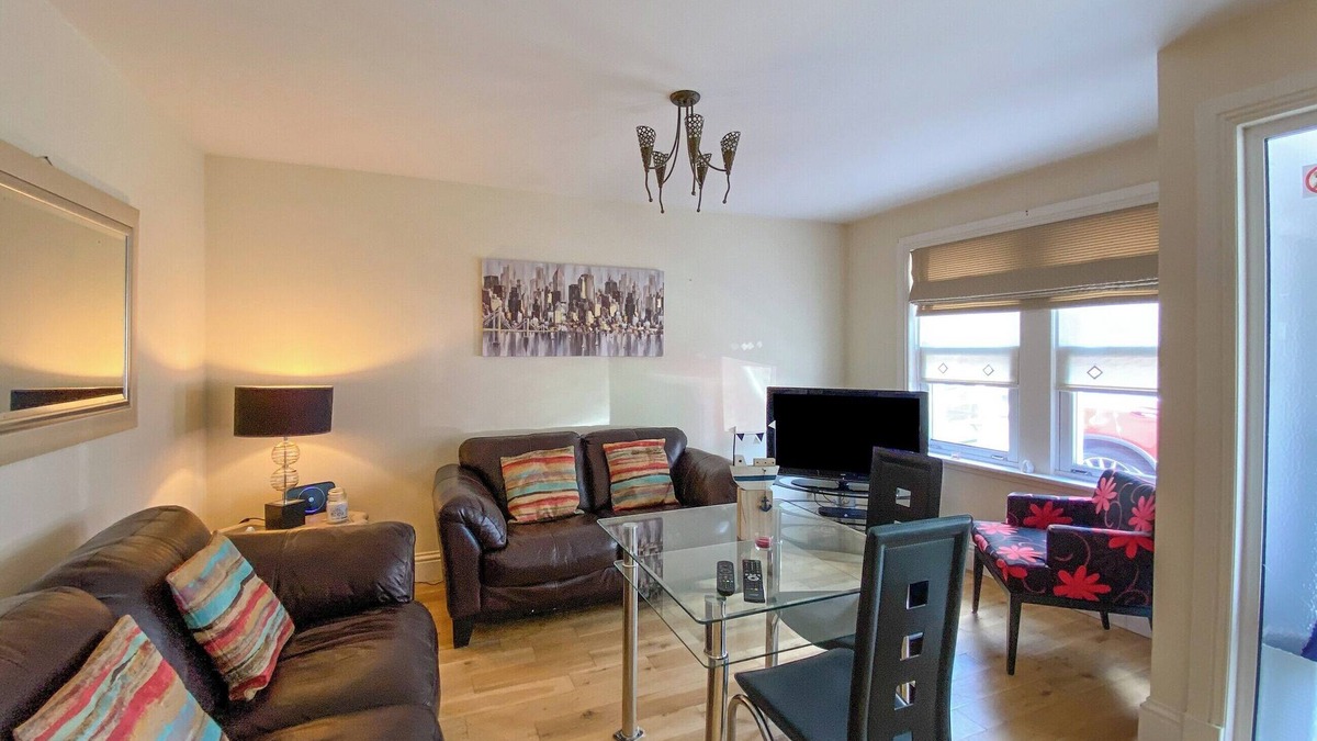 Largs Cottage | Largs Brisbane Cottage