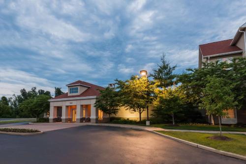 Maryland Heights Hotel | Larkspur Landing Extended Stay Suites St Louis Riverport