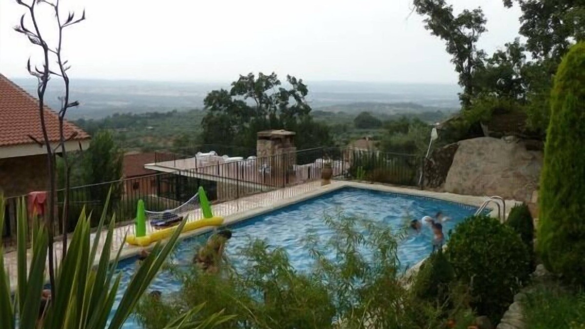 Poyales del Hoyo Cottage | Las Casas de Agapito Rural Center in Gredos, capacity for 25 people in total
