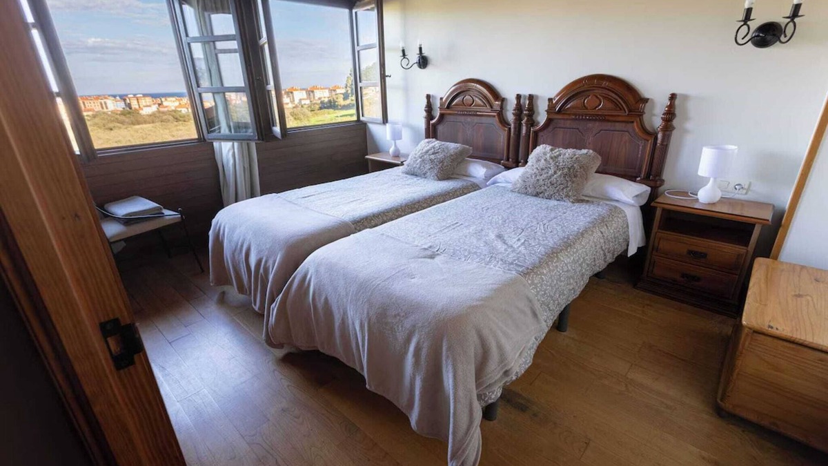 El Monte Apartment | Las Mimosas apartment with sea and estuary views