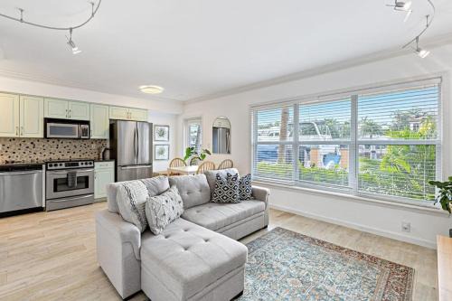 Hendricks and Venice Isles Apartment | Las Olas Blvd Waterfront Apt