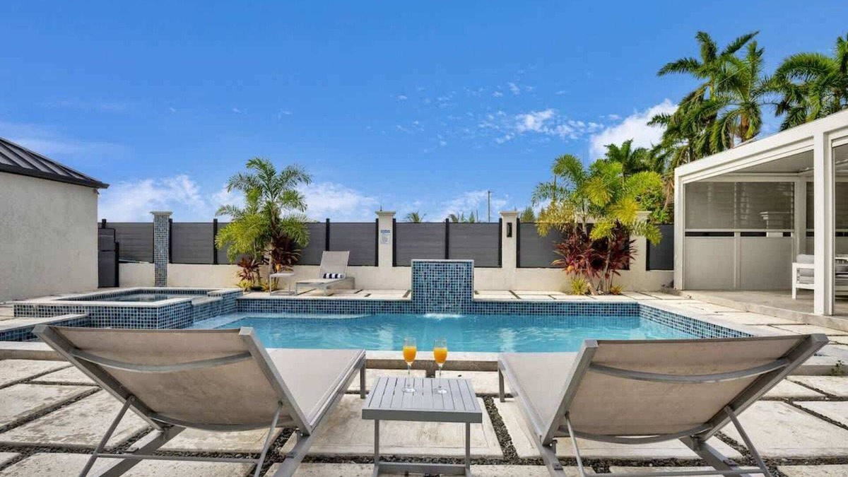 Priory Villa | Las Olas Ocho Rios Villa Pool, Chef & Driver!