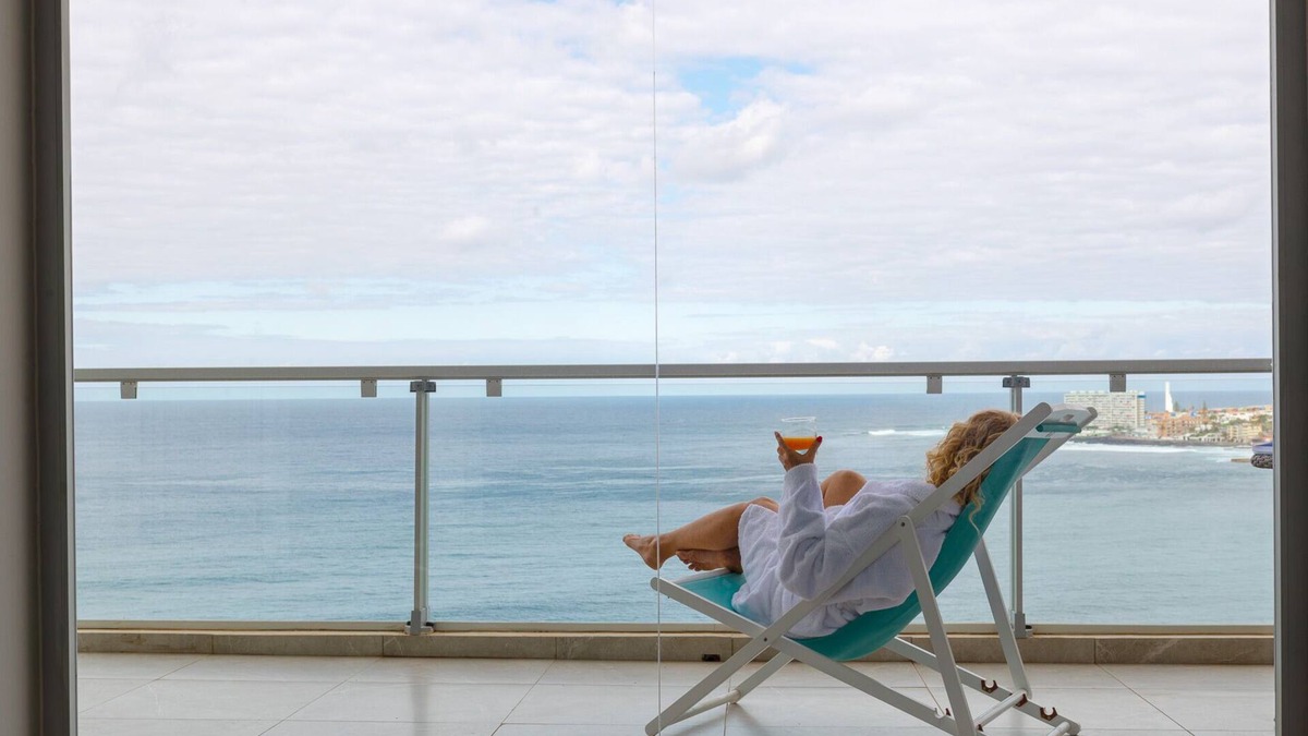 Bajamar Apartment | Las Olas Suite BajamarnInfinite sea terrace - you and the ocean