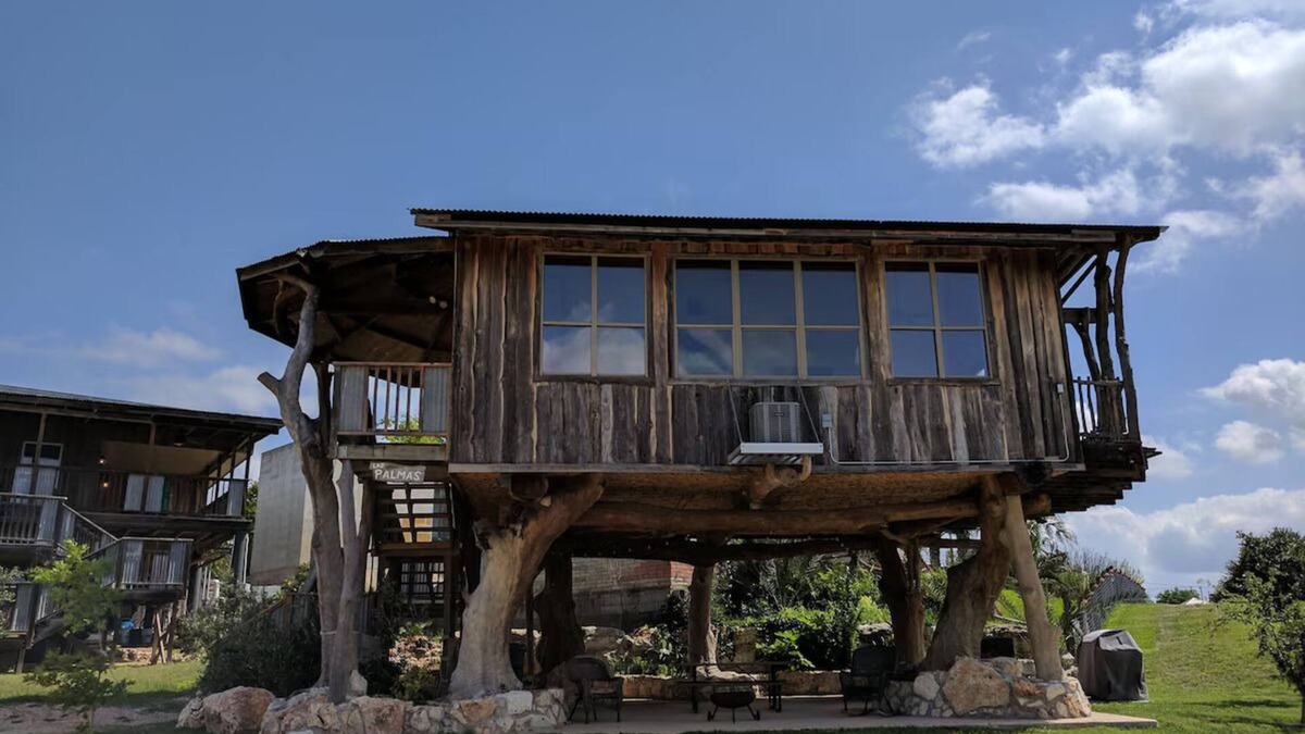 New Braunfels House | Las Palmas Tree Haus - Cloud Lane