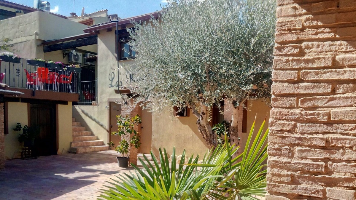 Rubielos Bajos Bed & Breakfast | Las Ramblas - 2 PEOPLE