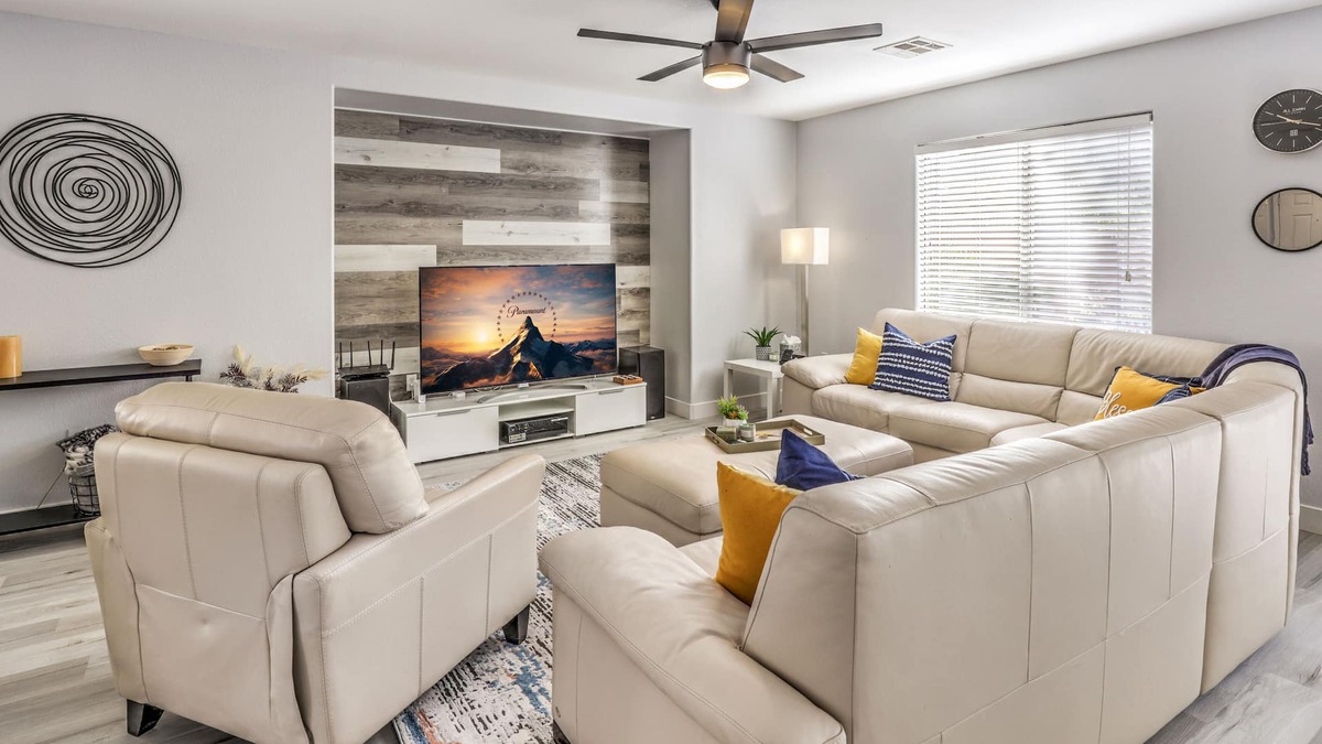 Spring Valley House | Las Vegas Clean 3BR House Near Shopping, Dining, Entertainment in Summerlin