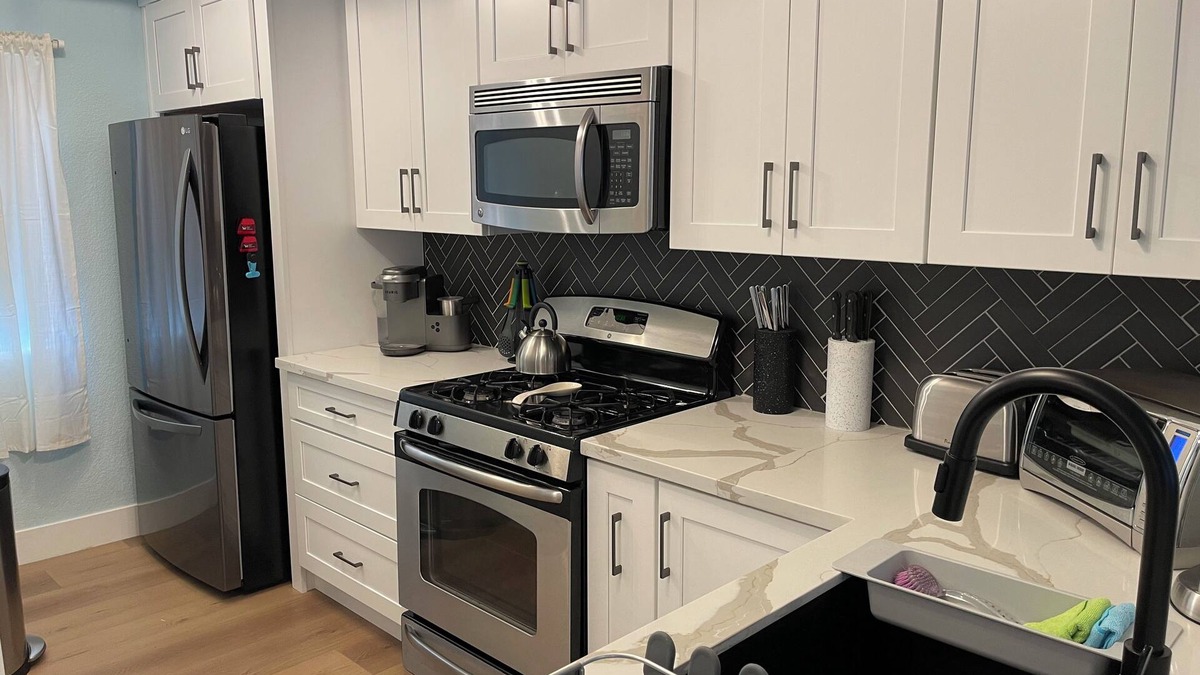Las Vegas Condo | Las Vegas Strip - Cozy 2-bedroom, 2 - bathroom condo with WiFi, AC, Pool & Gym