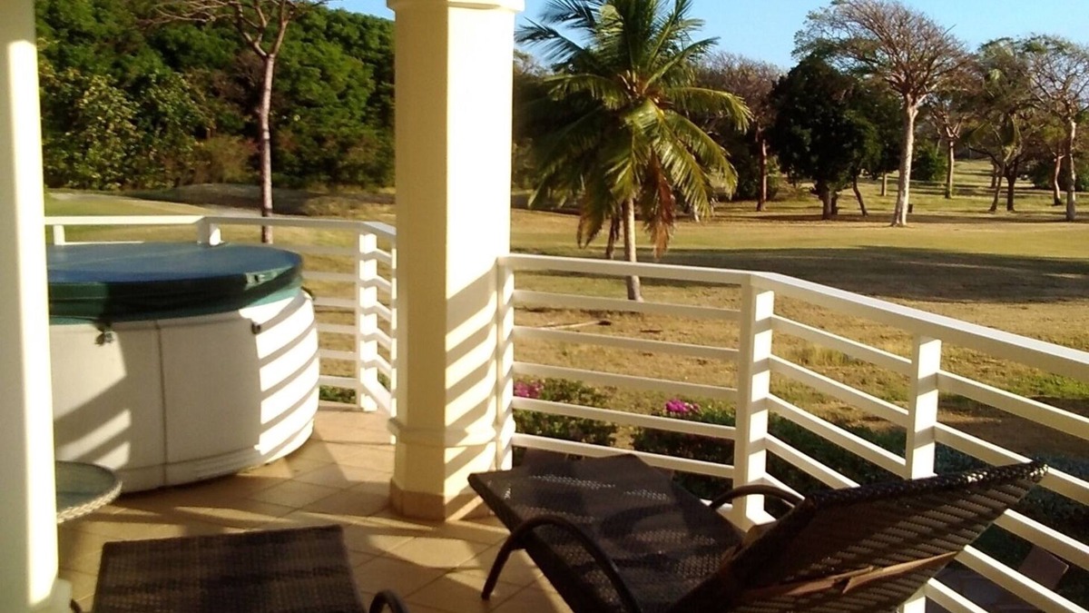 Lowlands Villa | LAST MINUTE AVAILABILITY Villa with Jacuzzi by Sea on Championship Golf Course