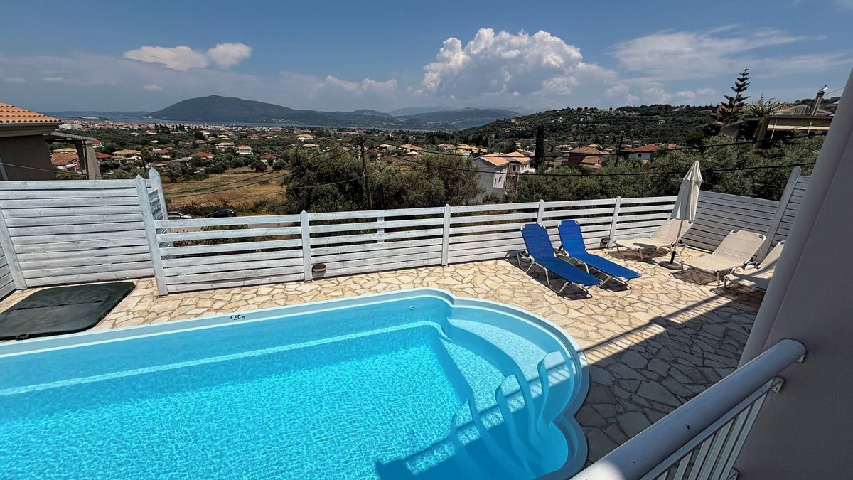 Apolpaina Villa | Last Minute Offers at Villa Nikoleta with Private Pool & Views of Lefkada Town