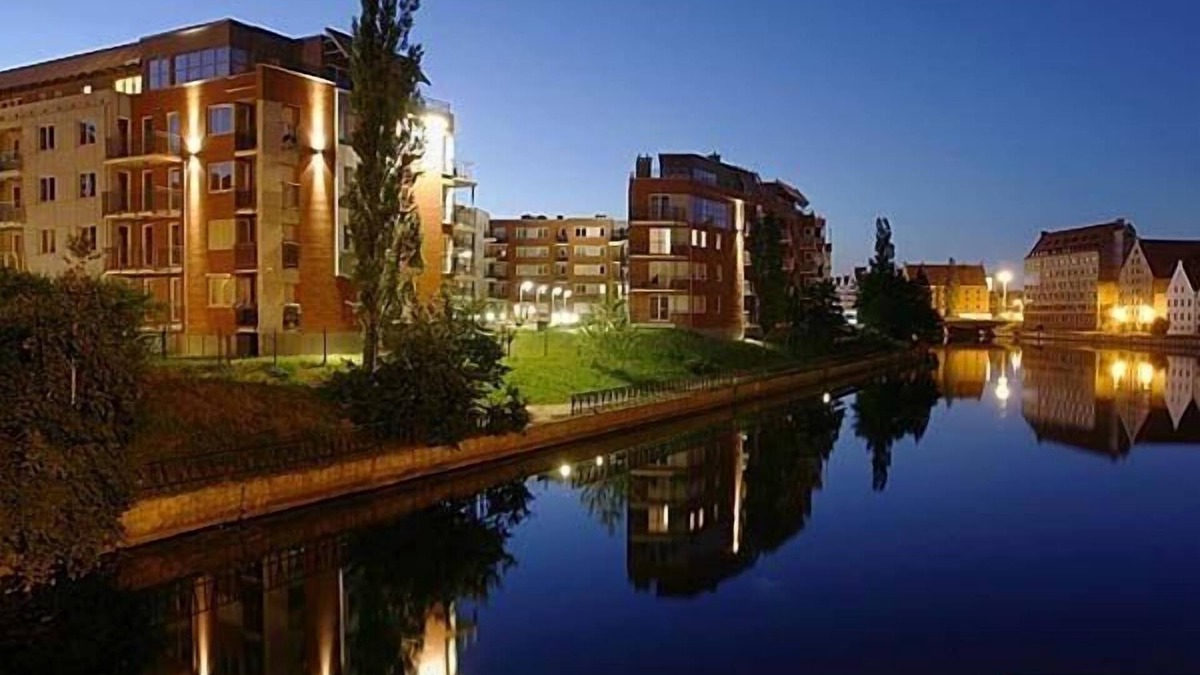 Old Town Apartment | Lastadia Apartment With A River View Within Old Town Of Gdansk