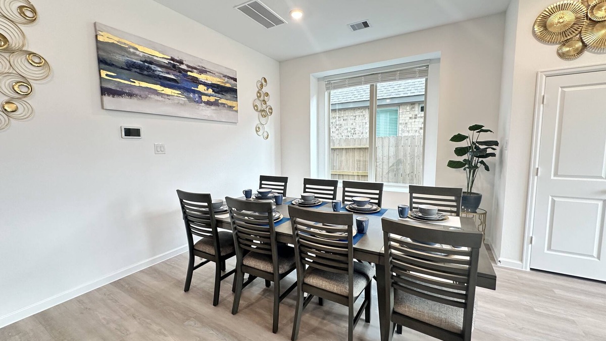 Atascocita House | Late check out! Cozy & New 4Bd/3ba, in quiet neighborhood w/big yard.