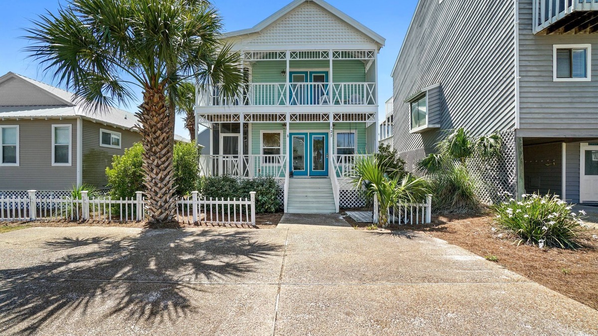 Port St. Joe Cottage | Late Summer 2025 Rate Drop! 3 BR/3 BA Cottage -DOG FRIENDLY!