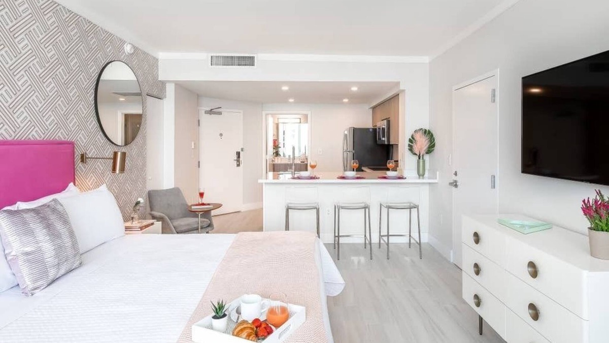 Coconut Grove Apartment | Lateral Sea View Studio, Balcony, Full Kitchen, Coconut Grove, FREE Park, Pool