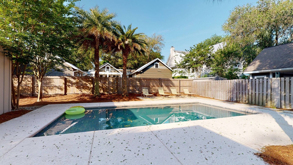 East Beach House | Latitude Adjustment at East Beach Home with option to Heat or Cool Pool.