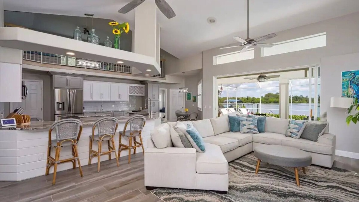 Fort Myers Shores House | Latitude Adjustmentnn