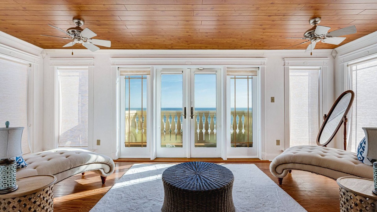 Kahnway Heights House | "Latitude Change" - Luxury Oceanfront Home - 4BR/2.5BA
