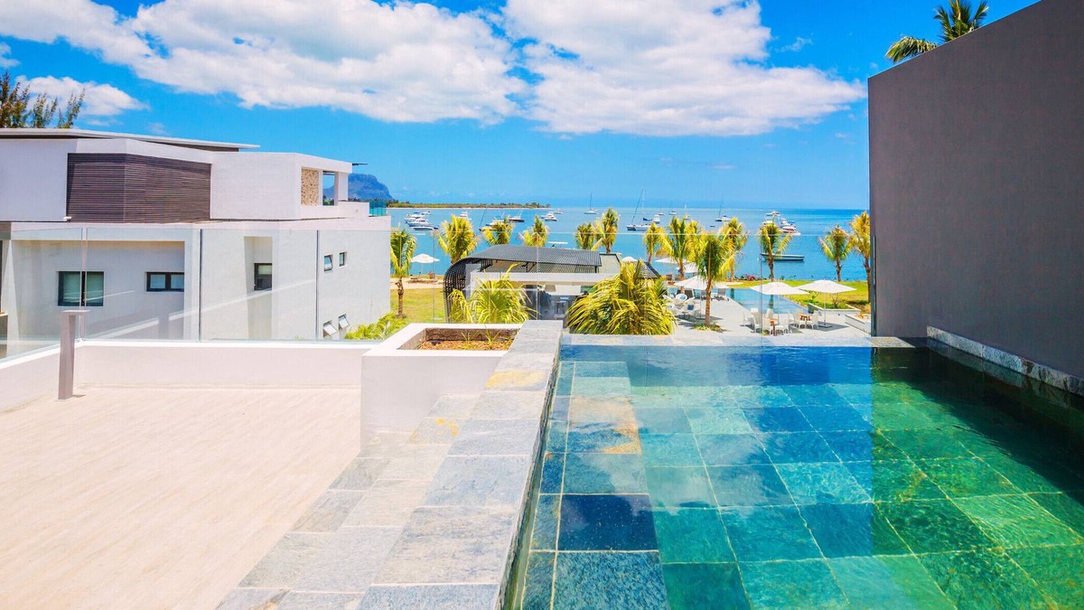 Grande Riviere Noire Apartment | Latitude - Penthouse by Horizon Holidays