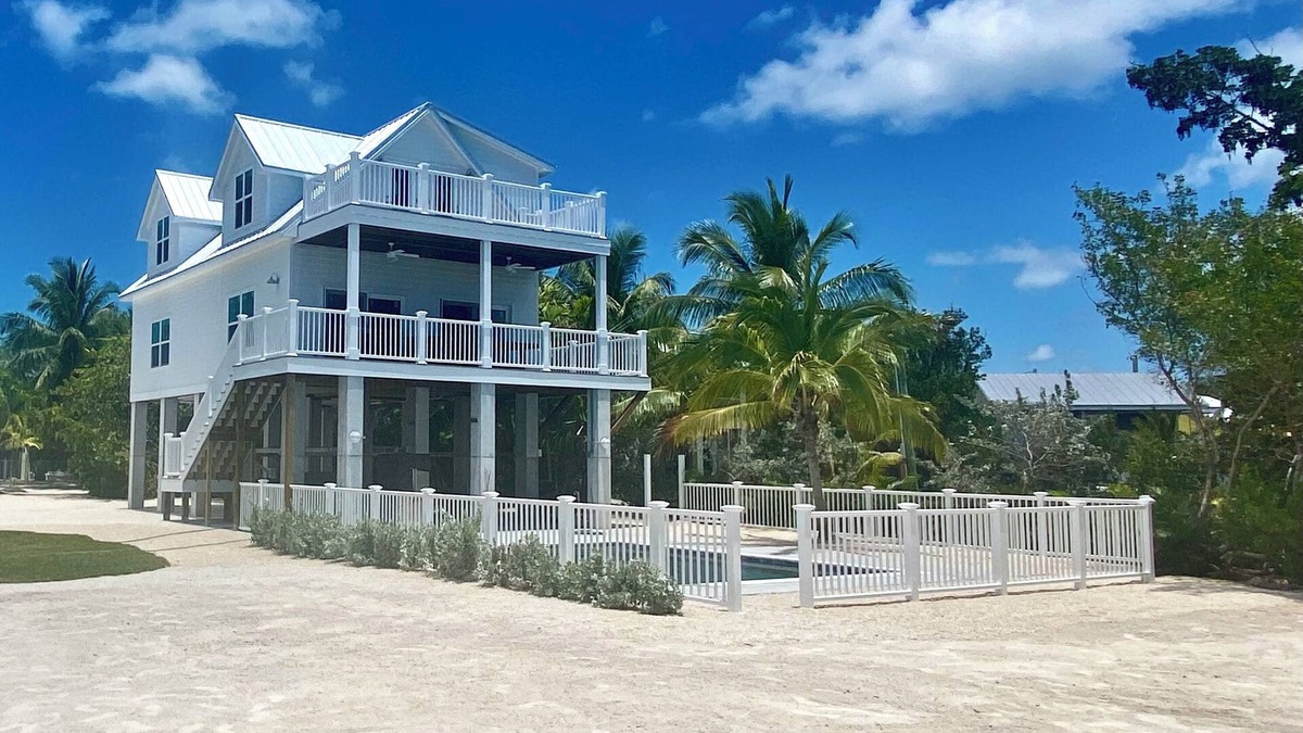 Cudjoe Key House | Latitudes - Ocean front with salt water pool.