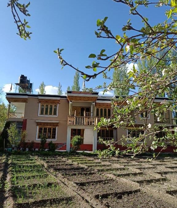 Hunder House | Latsas Ecolodge
