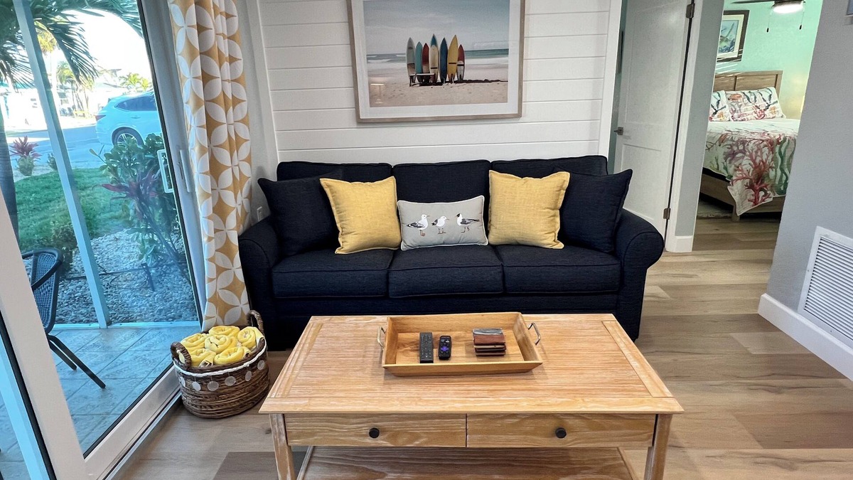 Englewood Cottage | Laughing Gull at Shorebirds 3min walk to beach Sunsets! Kayaks Bikes and More!