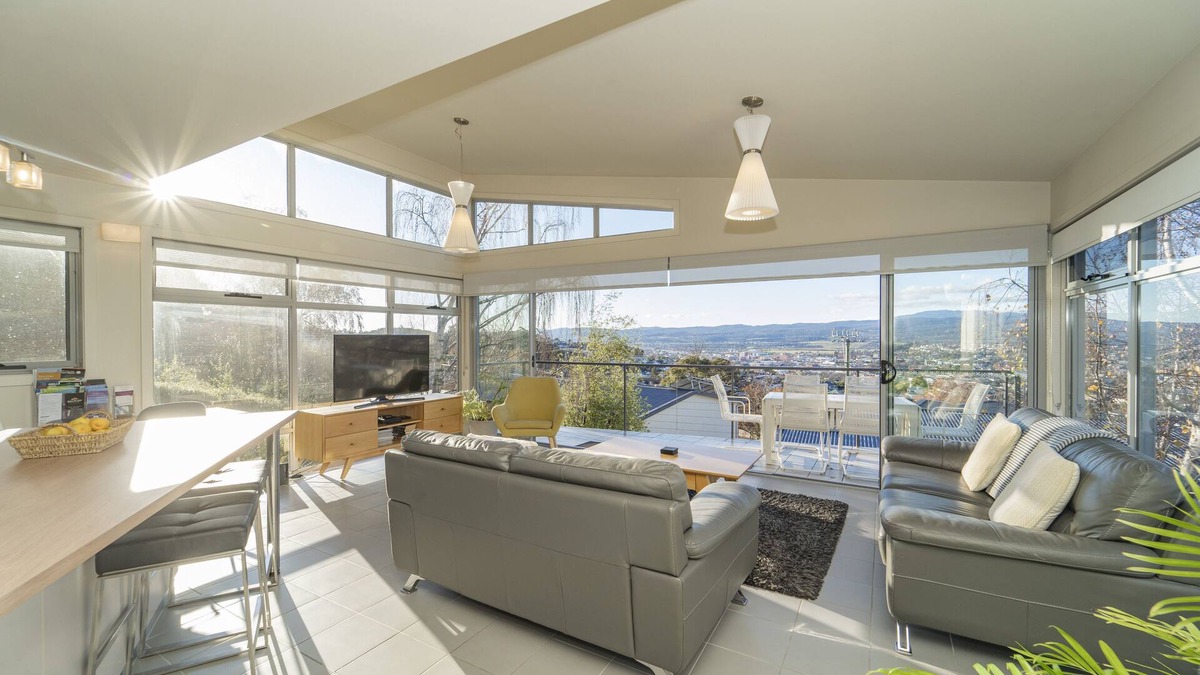 West Launceston House | Launceston Views Townhouse #2