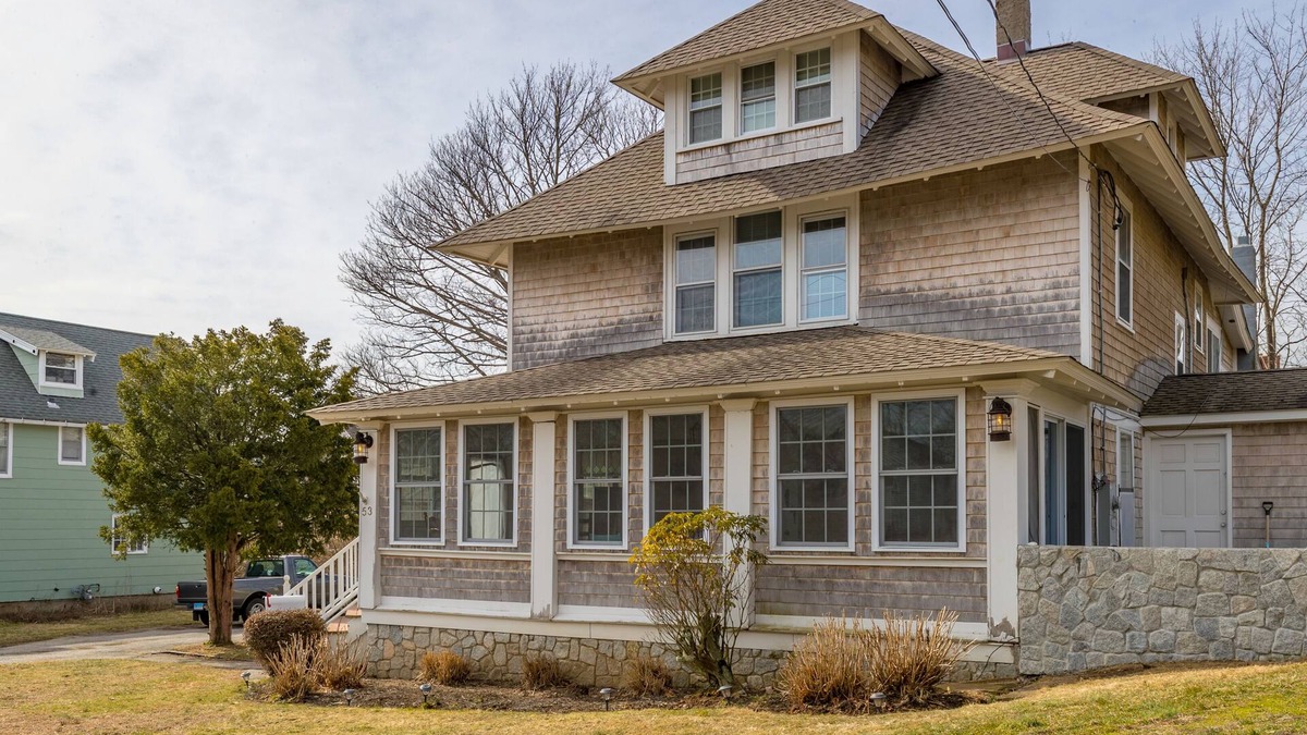 Devon House | Laurel Beach-Milford