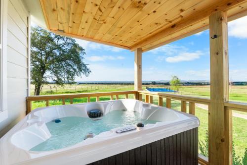 Fredericksburg House | Laurel Court Cottages- A Pickleball Getaway