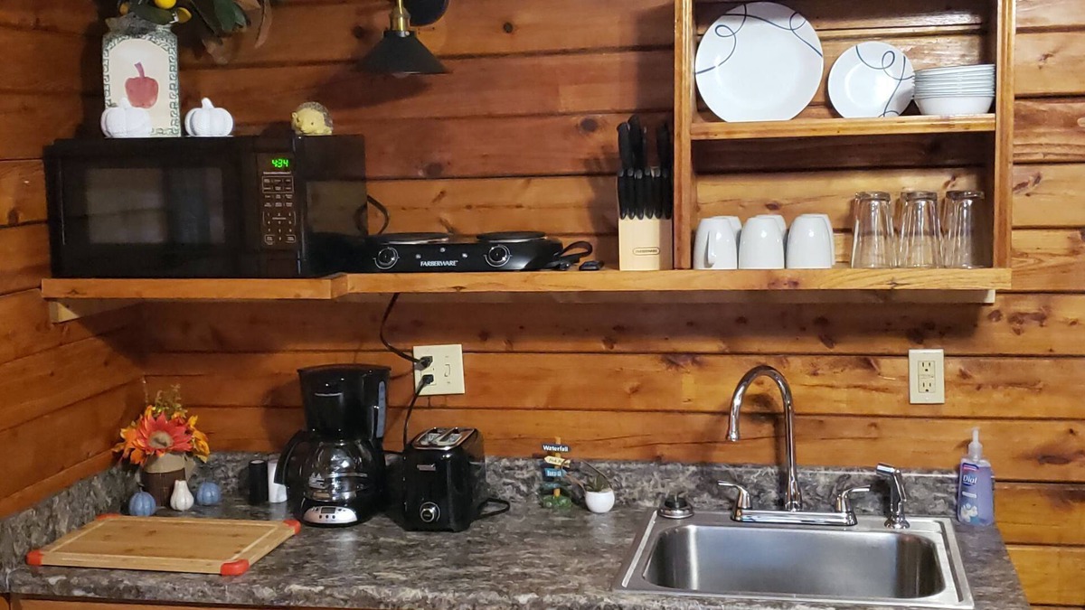 Jones Mills Cabin | Laurel Highland Resort Retreat