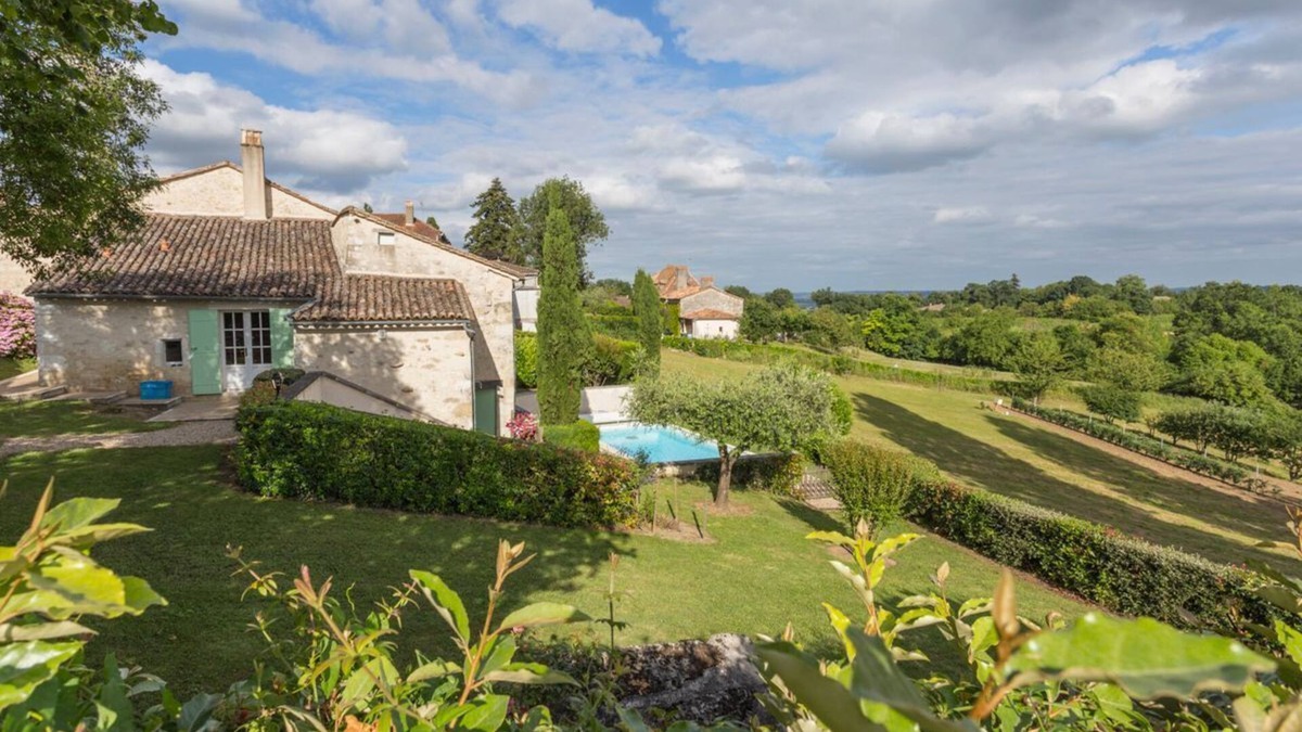 Saint-Antoine-de-Breuilh Villa | Laurel Rose - Three Bedroom Villa, Sleeps 6