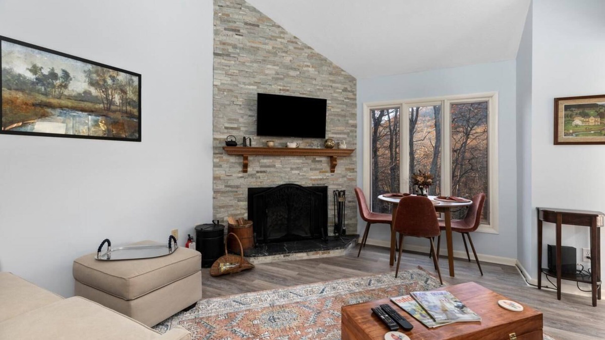 Wintergreen Condo | Laurelwood 43 with Wintergreen Advantage