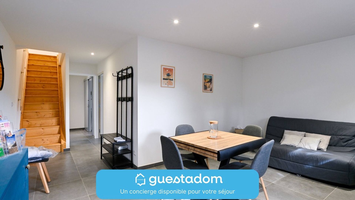 Port-Saint-Pere House | Laurière - Wifi - Parking - Pet friendly