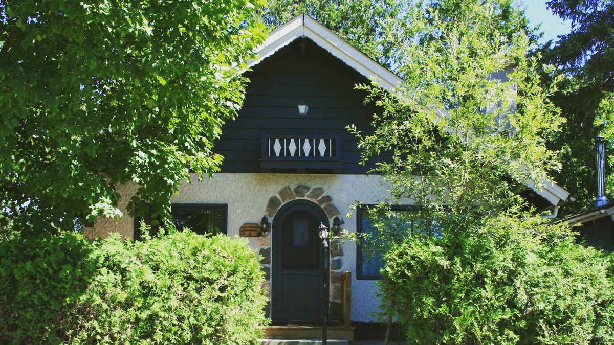 Val David Cabin | Lausanne, A nice vintage cottage in Village Suisse resort, in heart of Val-David