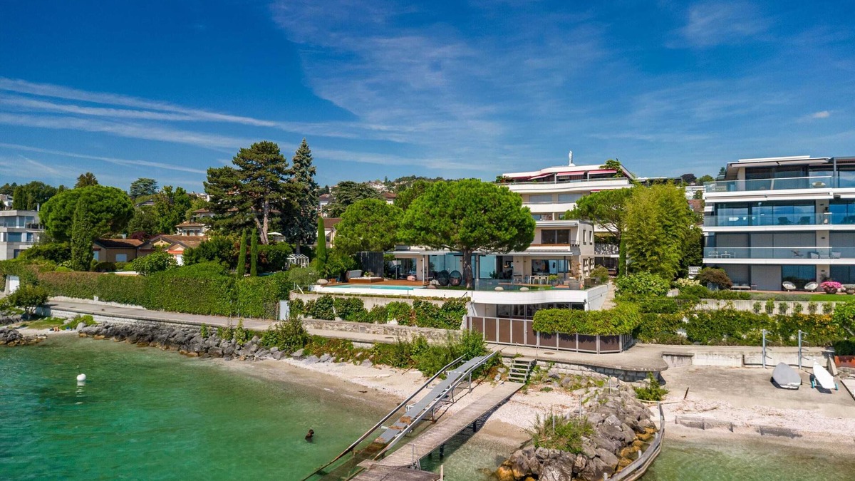 Pully Villa | Lausanne area Luxurious 4-Bedroom Villa on the Lake