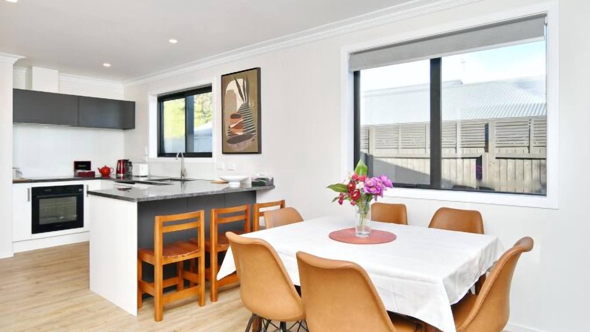 Burnside House | Lavandula 4 Bedroom-4 Bedroom holiday home in Burnside
