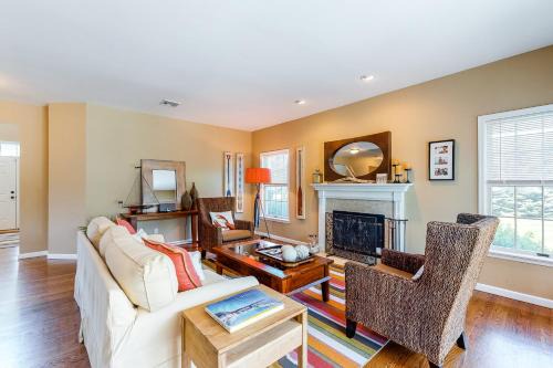 Town of Southold Town House | Lavender Bay Breezes - Private Bay Beach Community