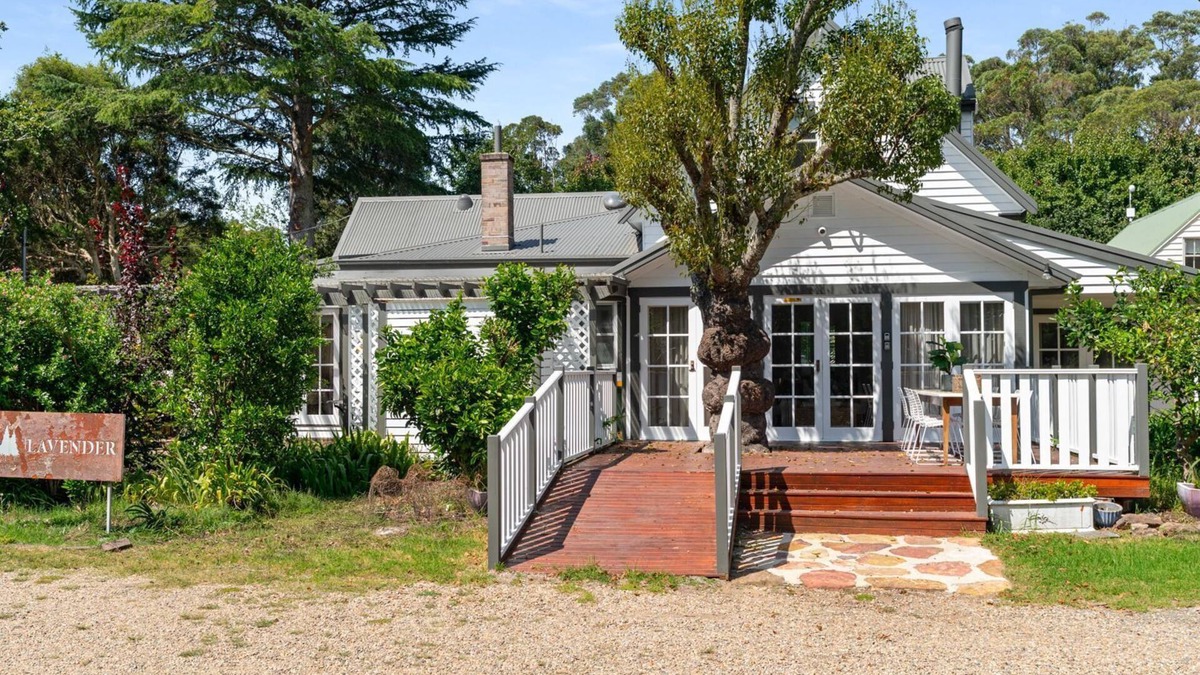 Alpine Cottage | Lavender Cottage, Alpine, Southern Highlands