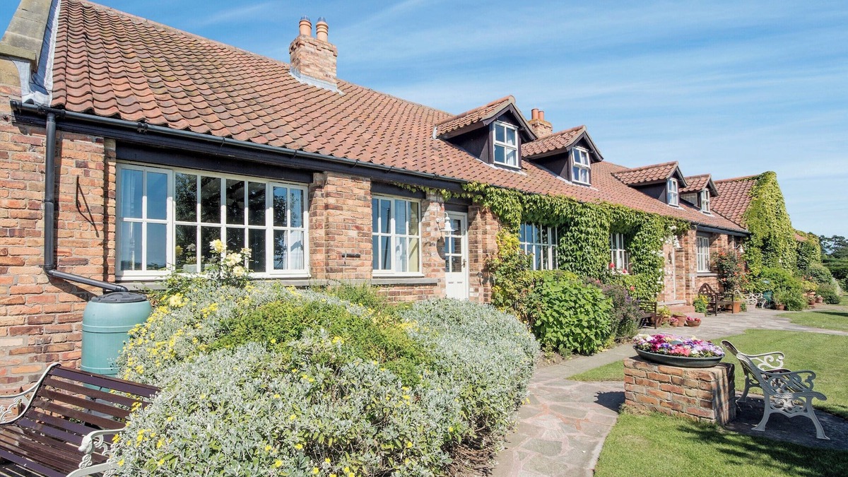 Scalby Cottage | Lavender Cottage - E1495