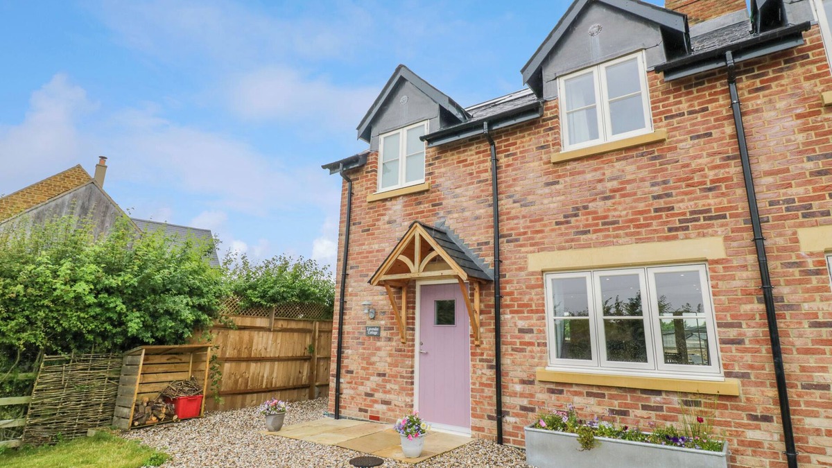 Oxhill Cottage | LAVENDER COTTAGE, family friendly, character holiday cottage in Tysoe