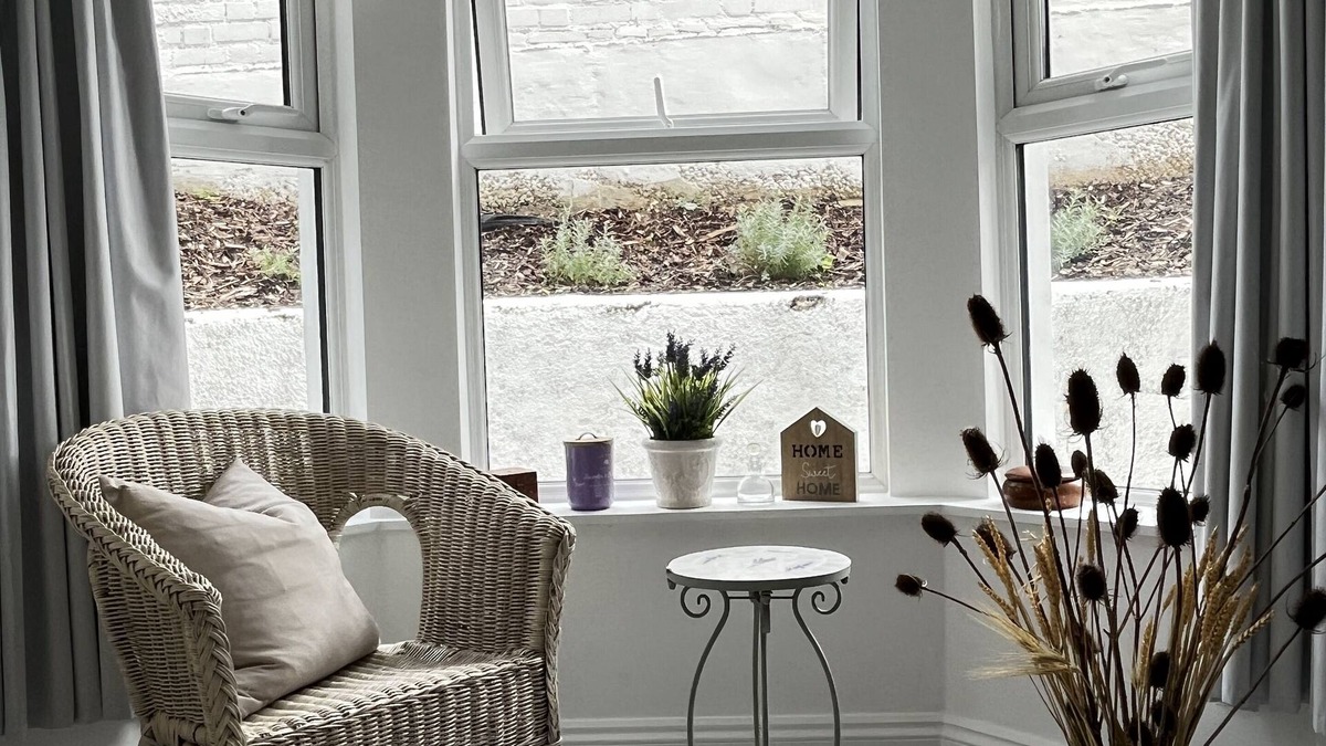 St. Leonard's Apartment | Lavender Den - 1 bed apartment with sunny garden
