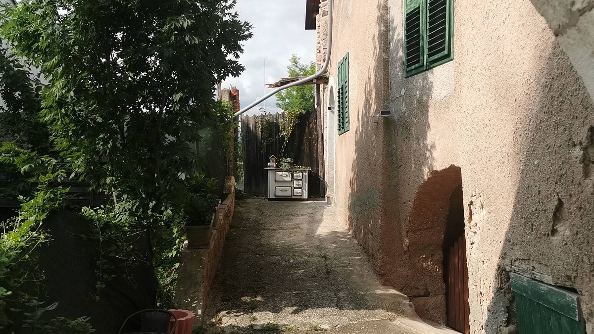 Sarnonico Bed & Breakfast | Lavender House Small apartment made from an old village house