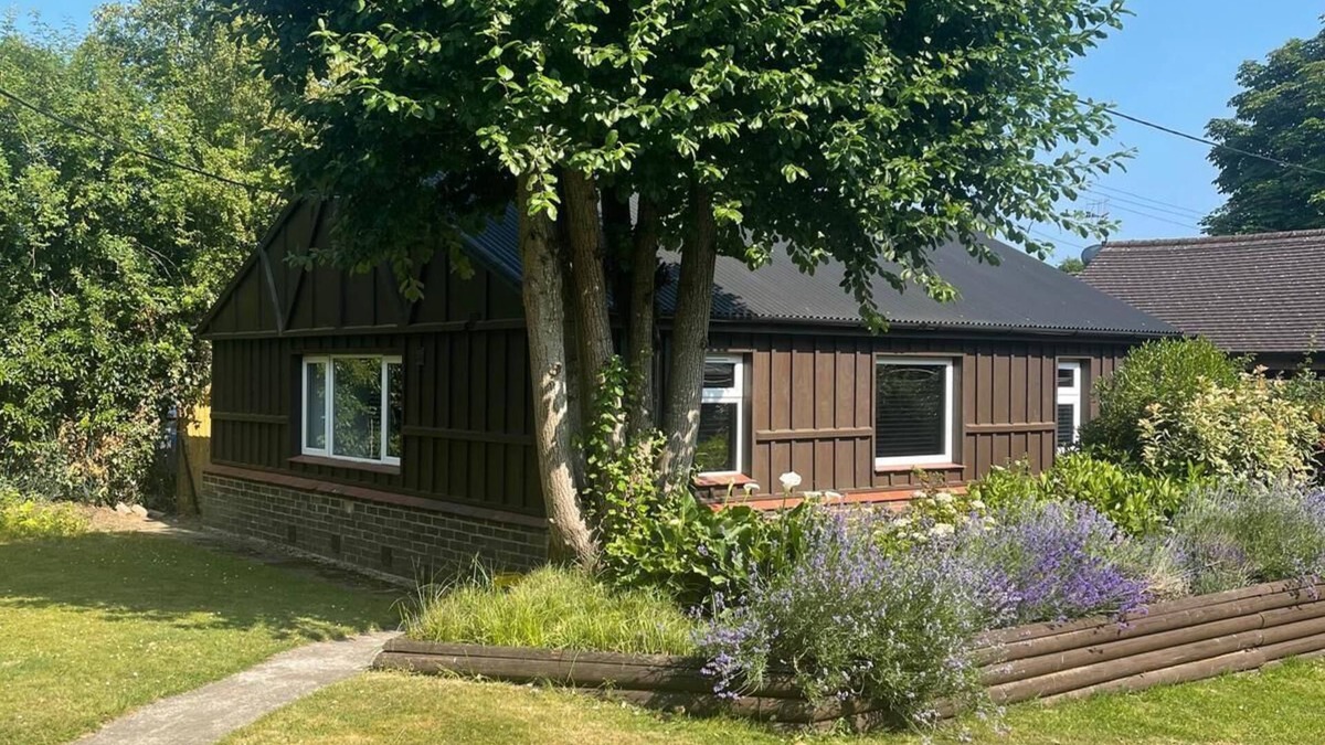 Worth Cottage | Lavender Lodge