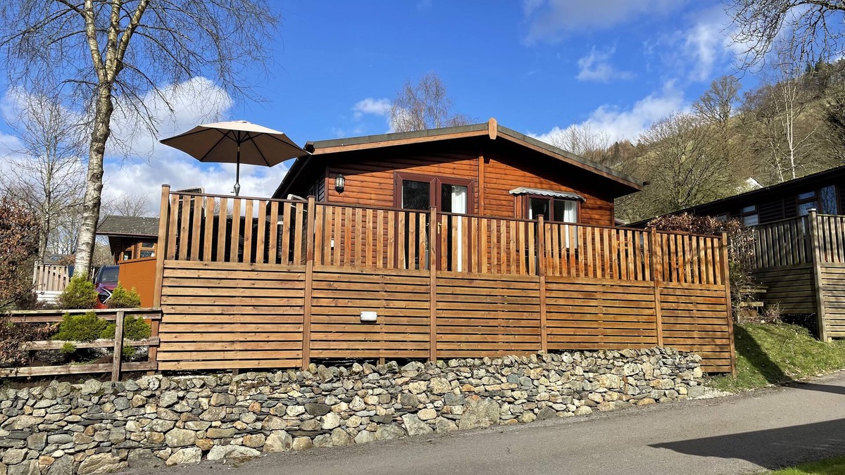 Troutbeck Cottage | LAVENDER LODGE, pet friendly, with a garden in Windermere