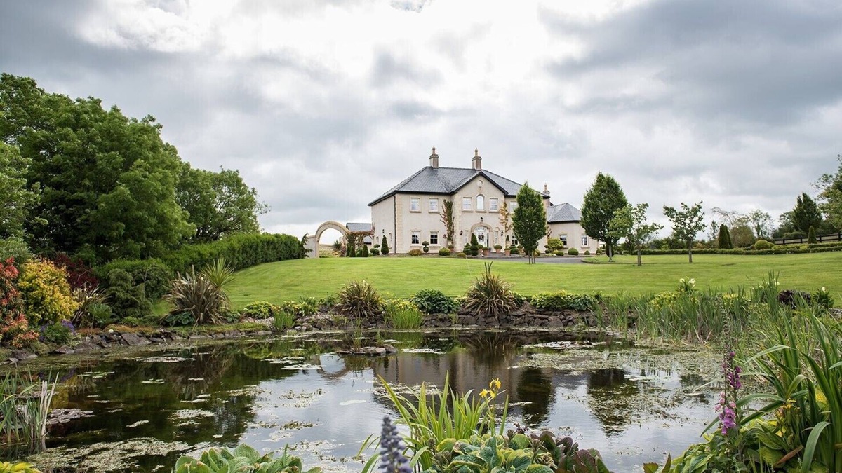 Enniskillen House | Lavender Manor is a gem of the Fermanagh countryside ideal for celebrations.n