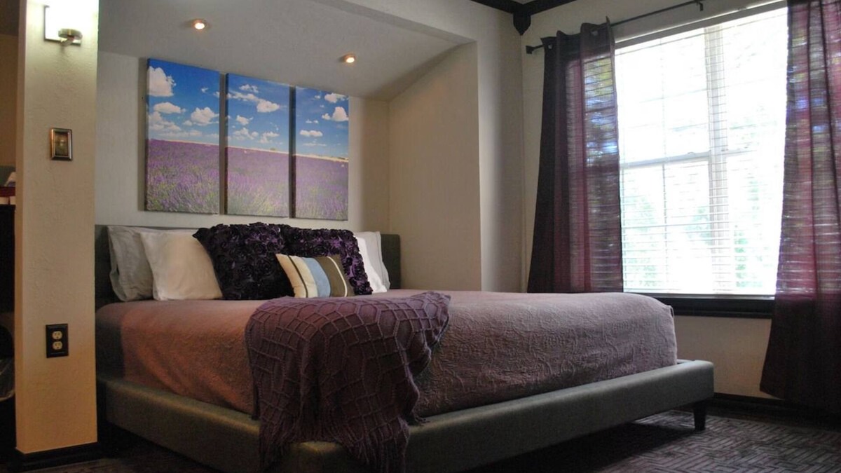 Norman Apartment | Lavender Suite at Whispering Pines Inn