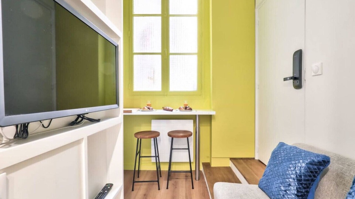 Quartier de Rochechouart Apartment | Lavie Maison Parisian Studio