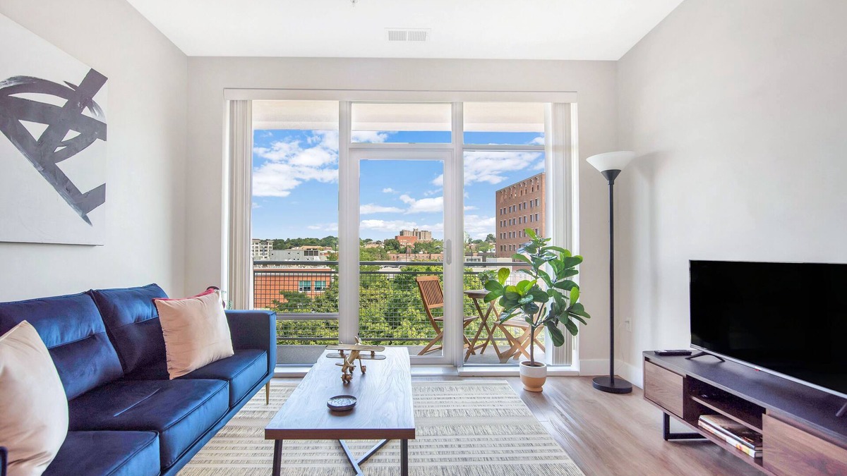 Downtown Apartment | Lavish 1 bed Apt + Rooftop & Gym - Downtown Stamford