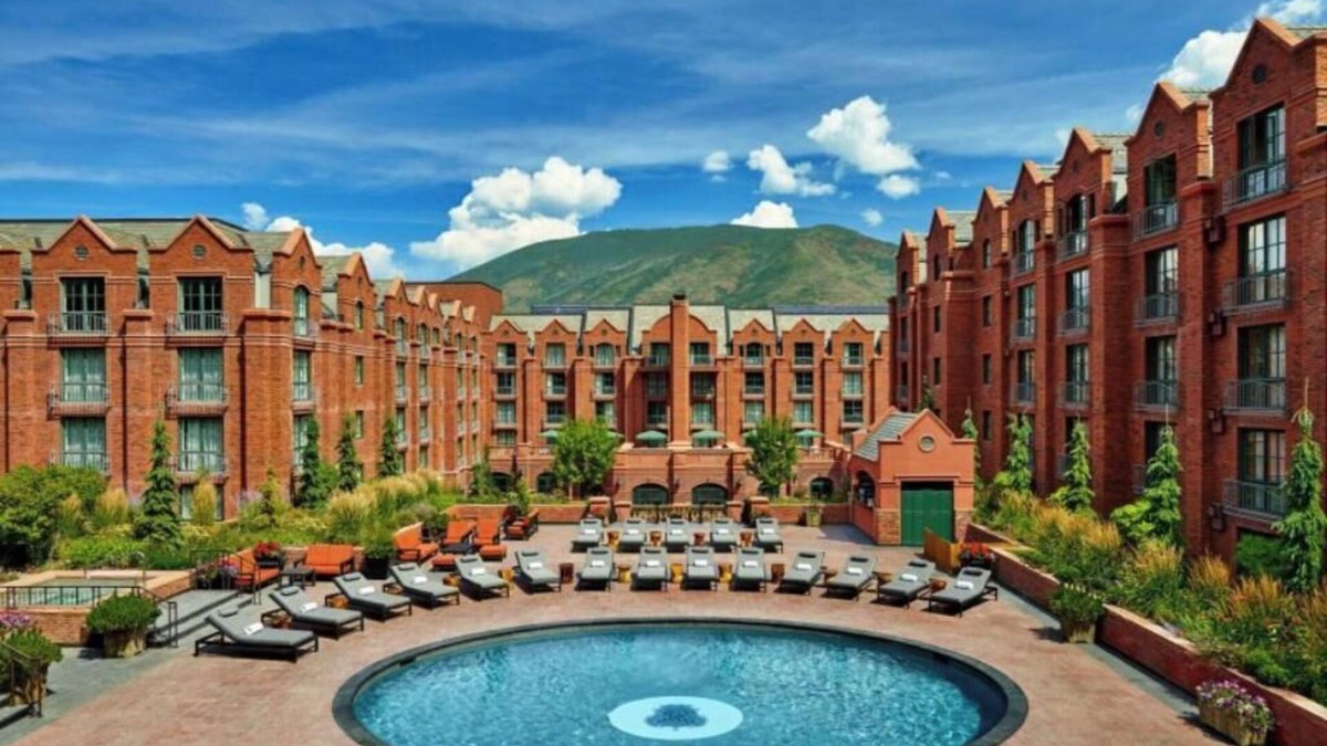 Downtown Condo | Lavish 2BR residence at The St. Regis in downtown Aspen - pool, concierge & more