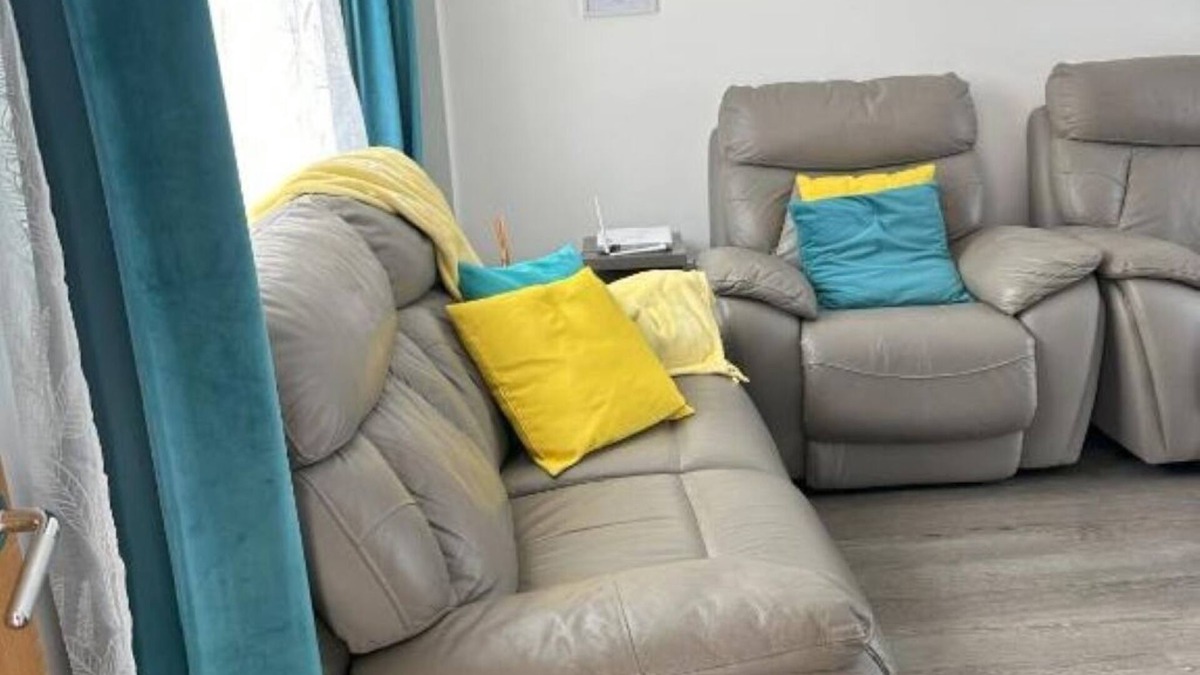 Heath House | Lavish 3 story house: Deluxe Double Room with Shower
